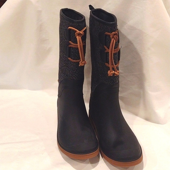 Kamik Black and Gray Winter Boots - Picture 2 of 8